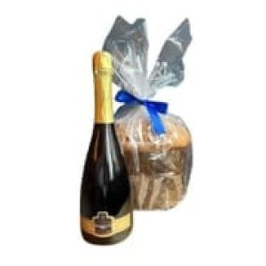 Studio image of Giovanniu2019s Signature Classic Fruit Panettone wine bottle shot u2013 Italian wine u2013 buy Giovanniu2019s Signature Classic Fruit Panettone wine u2026