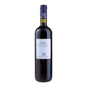 Studio image of Gaglioppo wine bottle shot u2013 Italian red wine u2013 buy Gaglioppo wine online in the UK