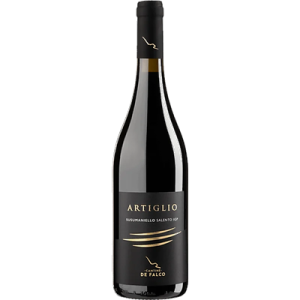 Studio image of Puglia wine bottle shot u2013 Italian red wine u2013 buy Puglia wine online in the UK