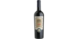 Studio image of Merlot Sicilia wine bottle shot u2013 Italian red wine u2013 buy Merlot Sicilia wine online in the UK