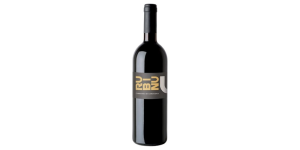Studio image of Rubinu Cannonau di Sardegna DOC wine bottle shot u2013 Italian wine u2013 buy Rubinu Cannonau di Sardegna DOC wine online in the UK u2013 premium Iu2026