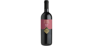 Studio image of Sicilia wine bottle shot u2013 Italian wine u2013 buy Sicilia wine online in the UK
